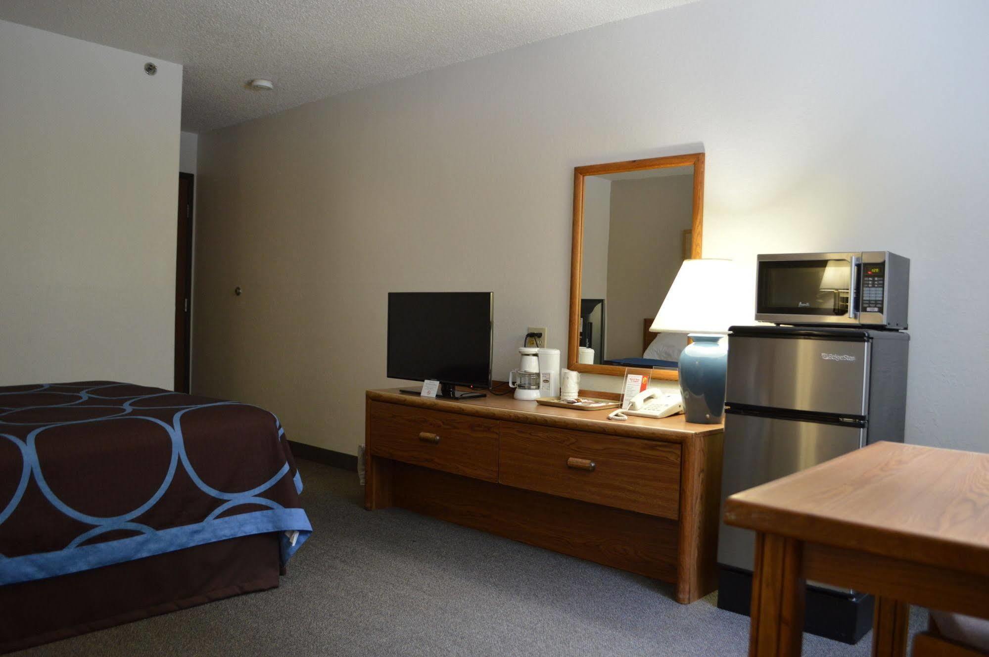Hotel Super 8 By Wyndham Park Rapids Zewnętrze zdjęcie